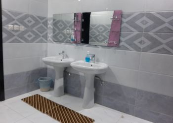 استراحة بغرفة جلوس وغرفة نوم 