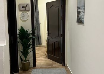 استديو بسرير ماستر وأثاث مريح 