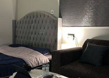 استديو بسرير ماستر وجلسة جانبية