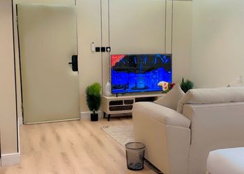 استديو بسرير ماستر وجلسة جانبية