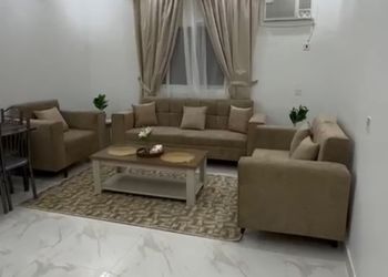 شقة  بصالة جلوس وغرفة نوم