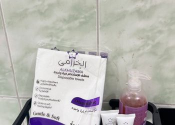 غرفة وصاله ب اثاث فاخر بمدخل خاص