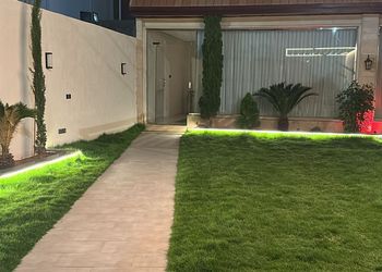 شاليه بمسطح اخضر