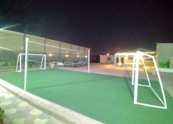 شاليه بمسبح وألعاب مائية 