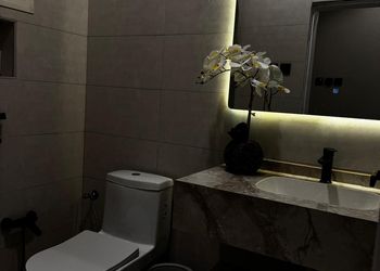 استديو بأثاث بسيط ومريح 