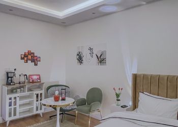 استديو هادئ بدخول ذاتي 