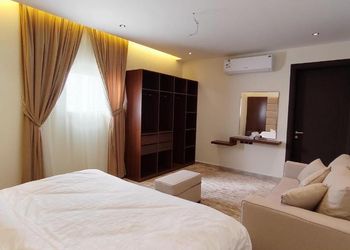 استديو باثاث مريح وبسيط 