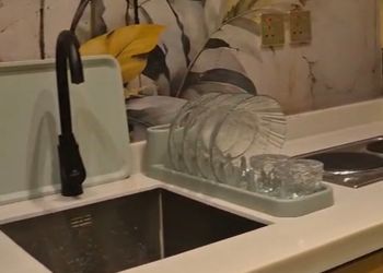 شقة بغرفة معيشة وغرفتين نوم 