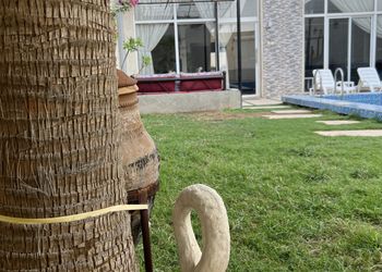 شاليه بالعاب مائية ومسطح اخضر
