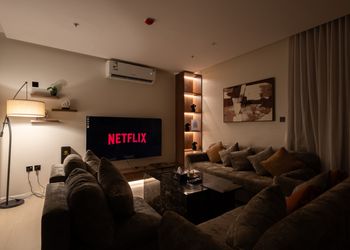 شقة غرفتين نوم وسينما وجكارو
