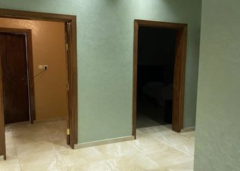 دور واسع بصالة واربع غرف نوم 