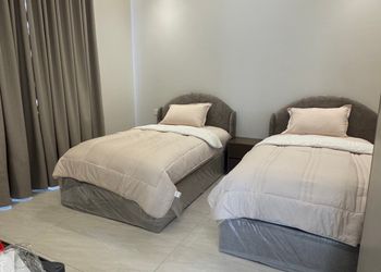 استديو بسرير ماستر وأثاث مريح 