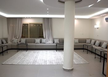مزرعة بمناظر خلابة وجلسة خارجية 
