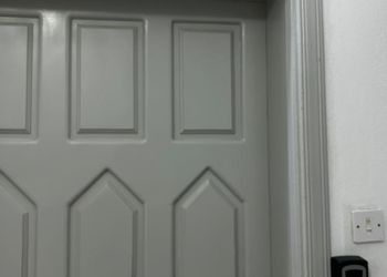 شقة بغرفة جلوس وغرفتين نوم 