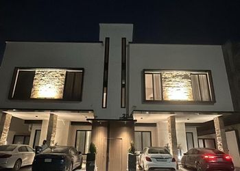 استديو بتصميم عصري ودخول ذاتي
