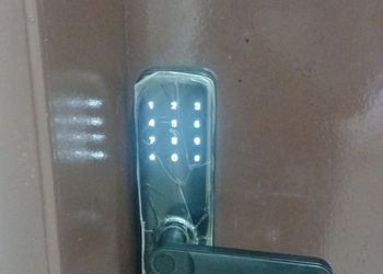شقة بصالة مريحة وغرفة نوم 