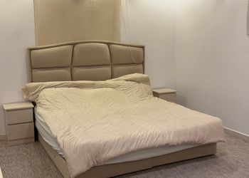 استديو بسرير ماستر وأثاث مريح 