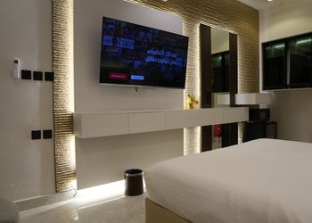 استديو بأثاث مريح وبسيط 