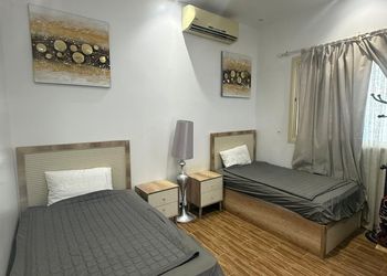استراحة بمسطح اخضر ومجالس