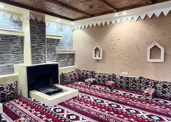 شاليه بمسطح اخضر ومسبح 