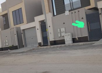 شقة بغرفتين نوم وصالة 