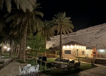 مزرعة 1 بجلسة مطلة على الجبل 