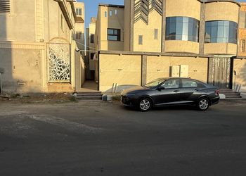 شقة راقية غرفة نوم ومجلس ومطبخ