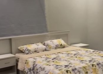 شاليه بجلسة خارجية ومسبح خارجي