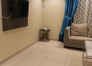 شقة بغرفتين نوم و صالة جلوس