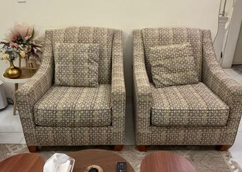استديو بأثاث مريح وبسيط 