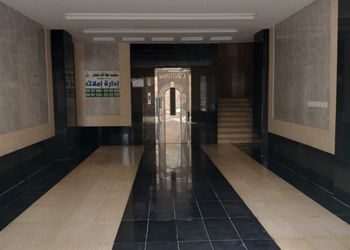 شقة بغرفة معيشة وغرفة نوم 