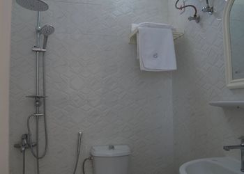 شالية دورين بخمس غرف نوم وبلكونه