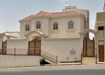 شقة بـ4 غرف نوم وغرفتين جلوس