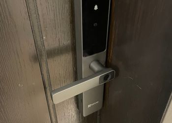 استديو هادئ بدخول ذاتي 