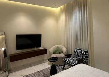استديو هادئ بسرير ماستر 