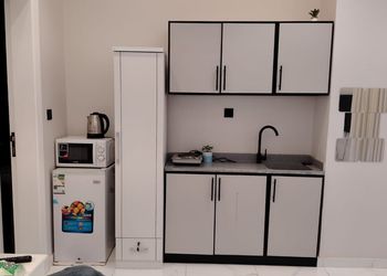 استديو باثاث مريح وبسيط 