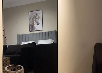 استديو بسرير ماستر وأثاث مريح 