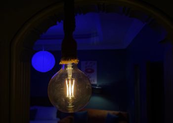 استديو بسرير ماستر وجلسة جانبية 