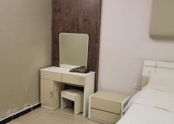 استديو بأثاث مريح وبسيط 