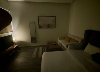 استديو بسرير ماستر وجلسة جانبية 