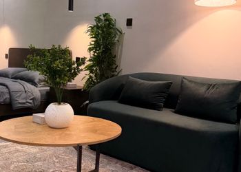 استديو بسرير ماستر وجلسة جانبية
