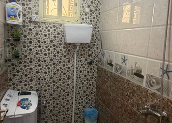 شقة بغرفتين نوم وغرفة جلوس 