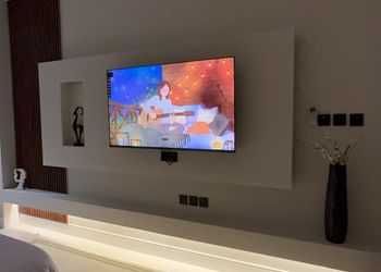 استديو بأثاث مريح وبسيط 
