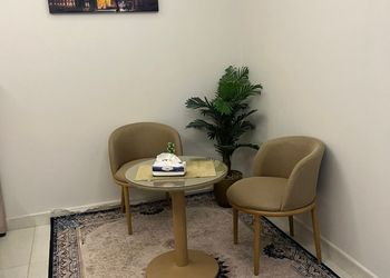 استديو بسرير مفرد وأثاث مريح 