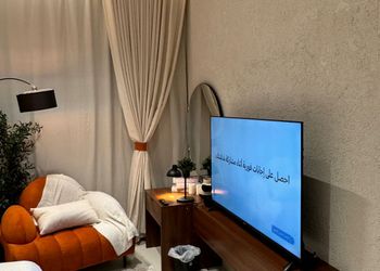 استديو بسرير ماستر وجلسة جانبية 