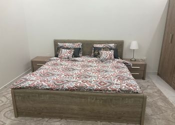 شقة بغرفة معيشة وغرفة نوم 