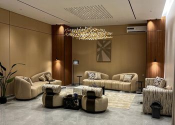 شاليه بتصميم أنيق ومسبح خارجي 