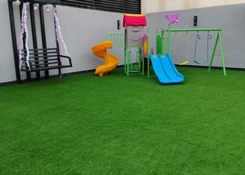 شاليه بمسطح اخضر