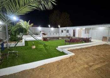 استراحة بمجلس وفناء خارجي