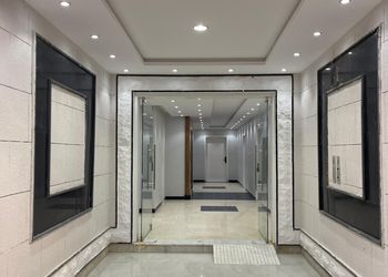 استديو بأثاث مريح وبسيط 